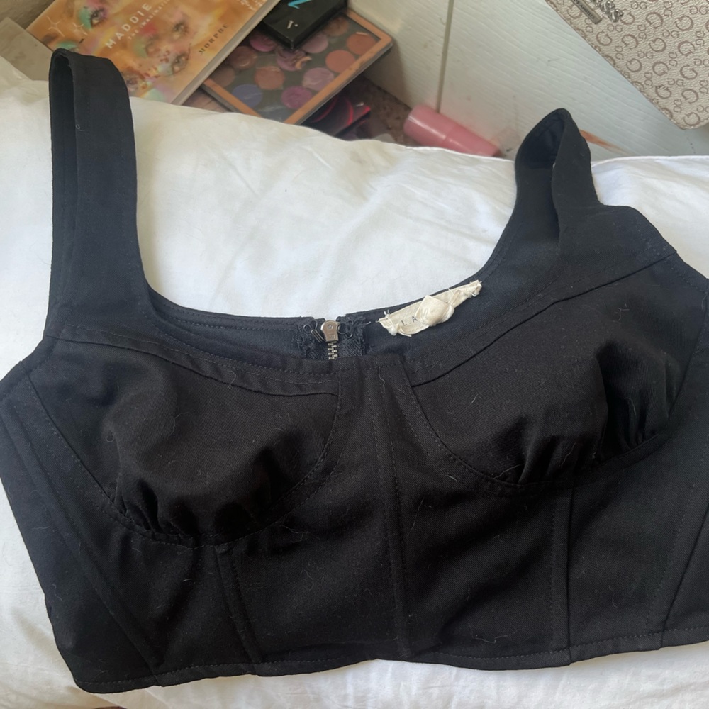 La hearts pacsun black zip shirt